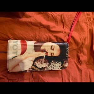 Lana Del Rey wallet